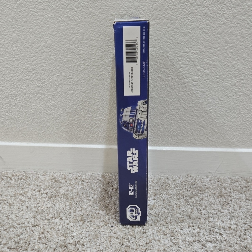 Star Wars R2-D2 4D Build Cardstock Model Kit - 201 Pieces - Picture 3 of 6